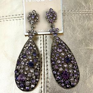 Antique look vintage earrings with light and dark purple stone